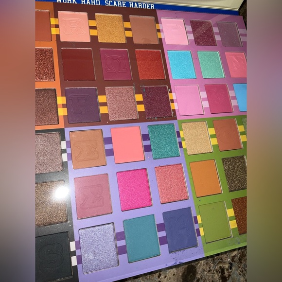 💕Revolution Monsters University Makeup Palette - Picture 7 of 9